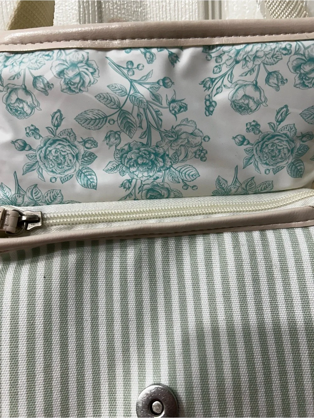 Cooler Bag in Light Green Strip